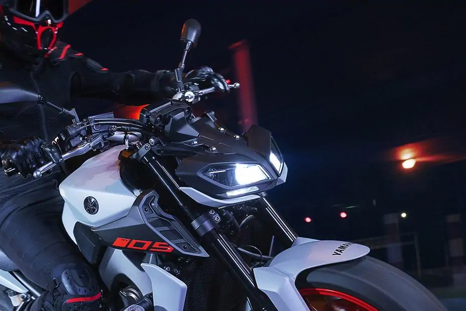 Giá xe Yamaha MT-09 và khuyến mãi mới nhất 2023 - Tinxe