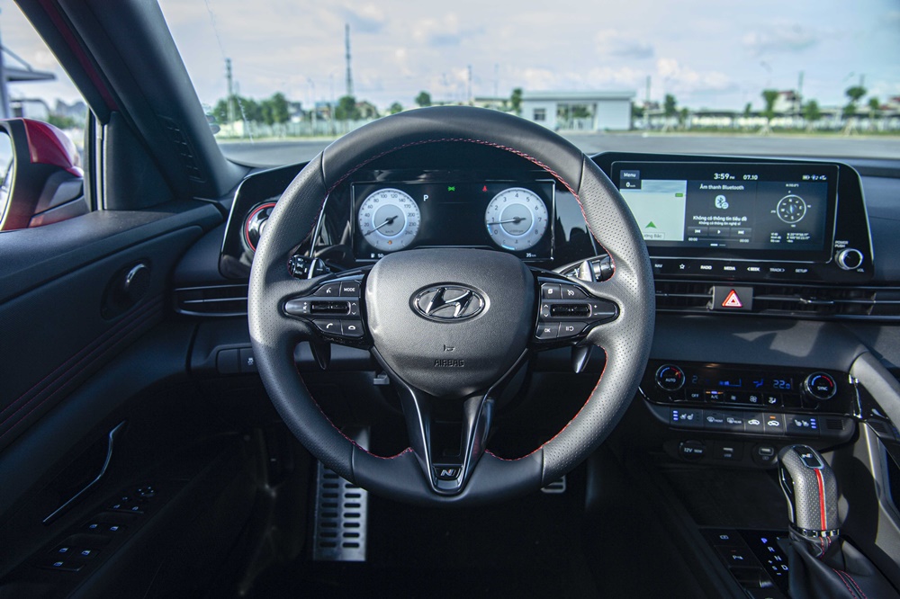 Giá xe Hyundai Elantra 2024 chi tiết và khuyến mãi mới nhất - Tinxe