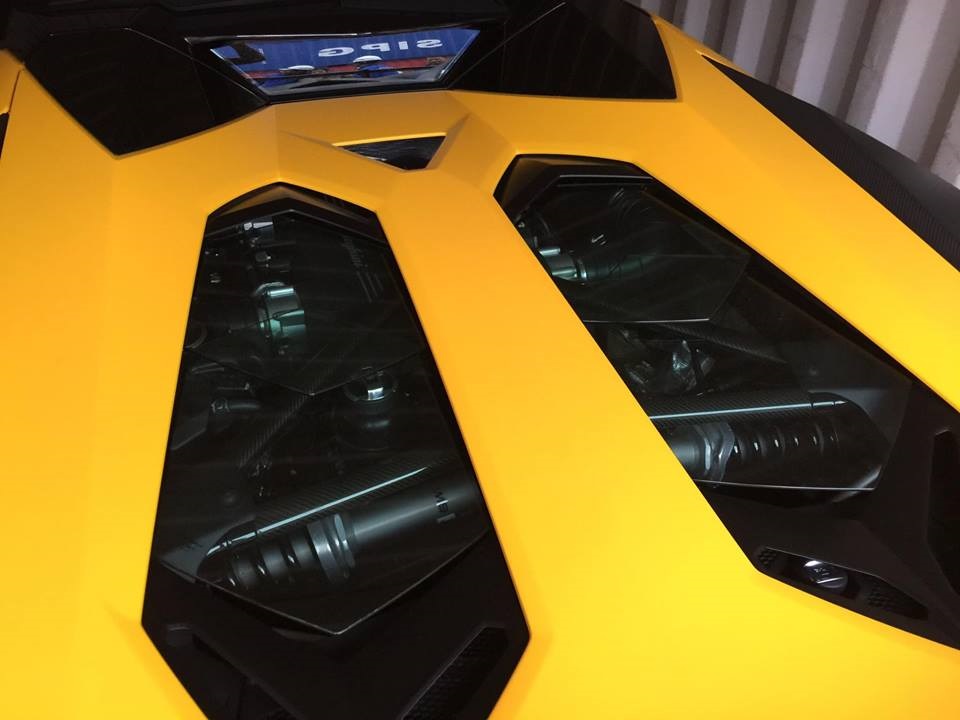 Giá xe Lamborghini Aventador SV Roadster mới nhất 2024 - Tinxe
