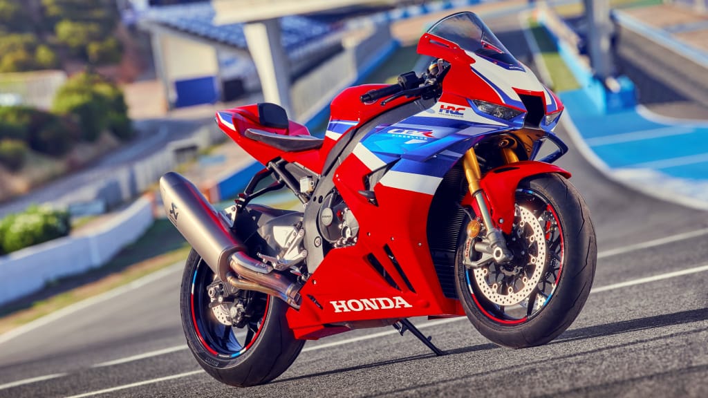 Bộ đôi superbike Honda CBR1000RR-R trình làng, nâng cấp toàn diện đặc biệt là động cơ và công nghệ