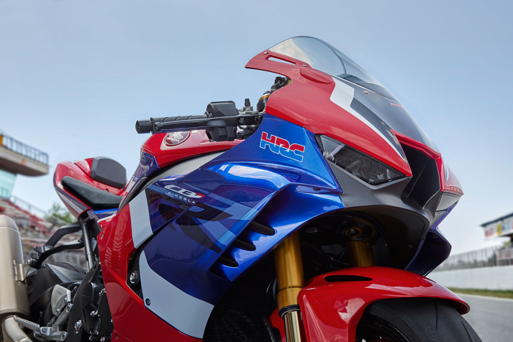 Giá xe Honda CBR1000RR-R và ưu đãi mới nhất 2023 - Tinxe